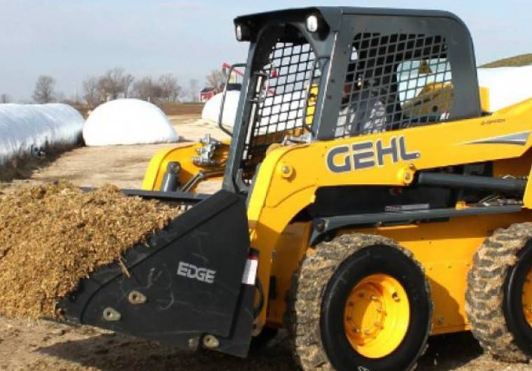 Gehl 5240, šmykom riadený nakladač