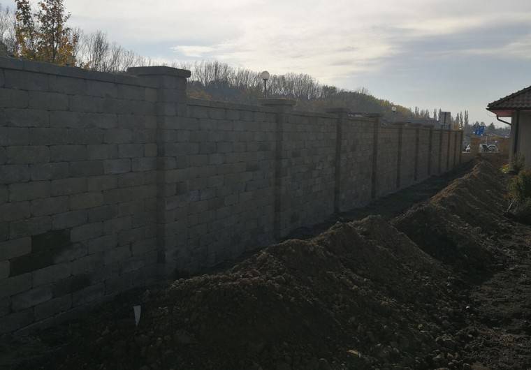 Murovaný plot - Trnava