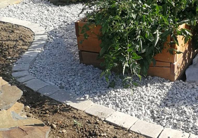 Terasy a spevnené plochy - Limbach